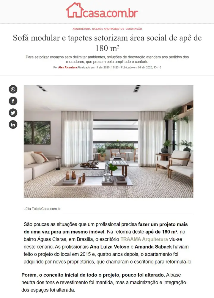 Casa Abril |  Sofá modular e tapete setorizam apê de 180m²